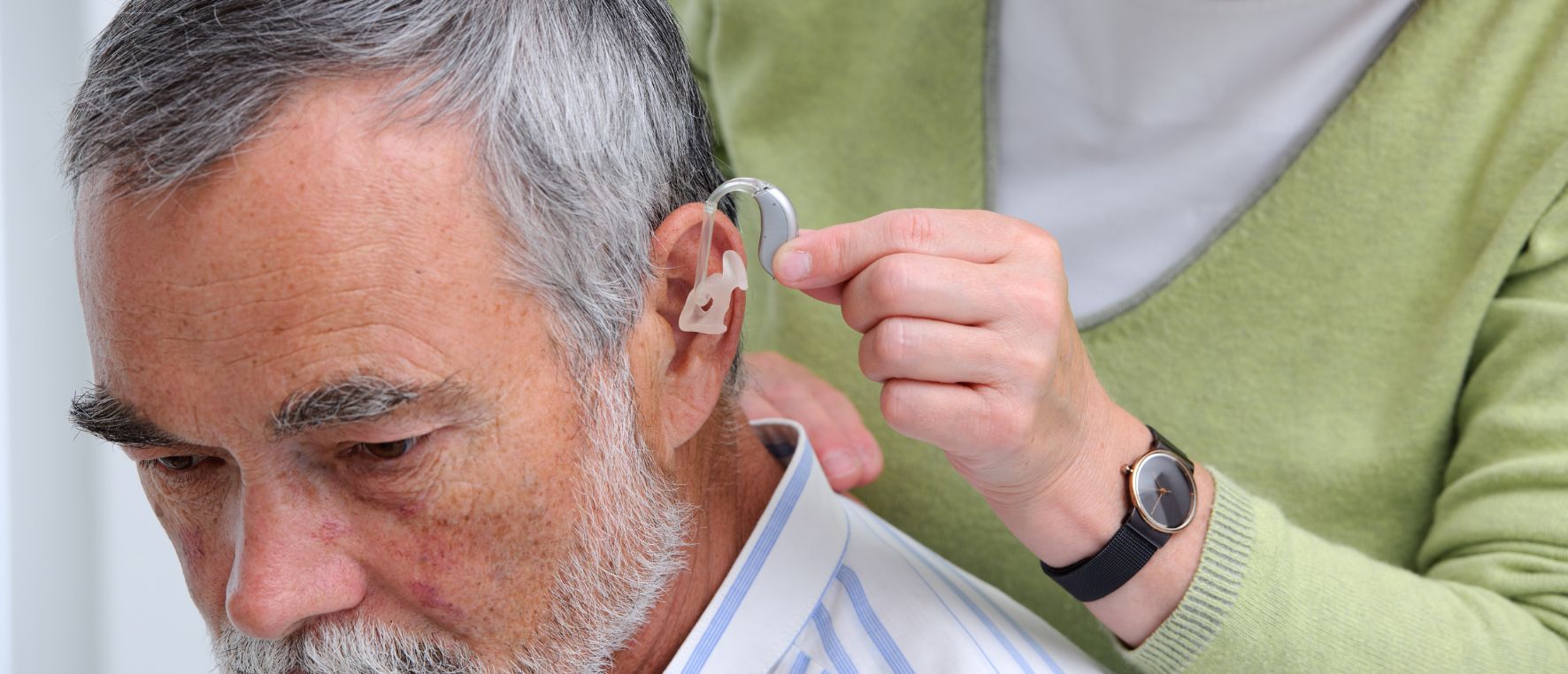 Navigating Headaches with Hearing Aids: Understanding the Connection | Aanvii Hearing